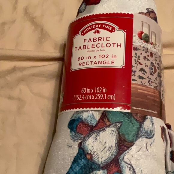 NWT fabric gnome  holiday tablecloth - Picture 1 of 2